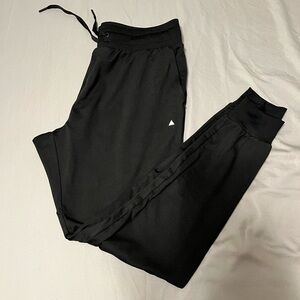 Balance Athletica Joggers. Black. size L